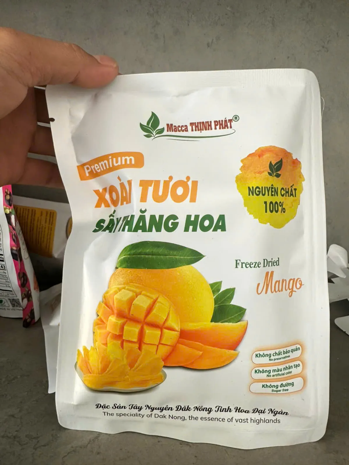 Freeze-dried mango slices in export packaging